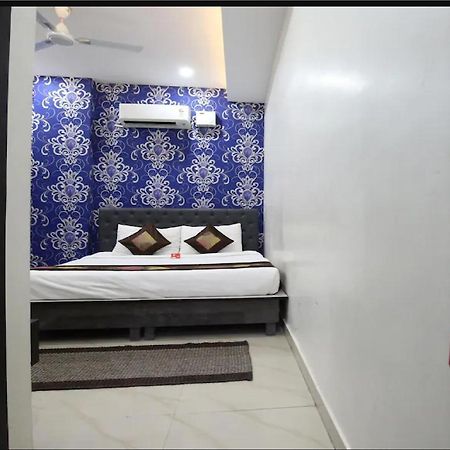 Hotel Cross Road By Wb Inn Unnao Dış mekan fotoğraf