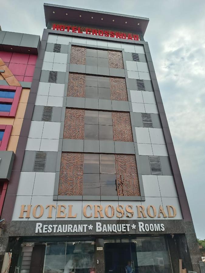 Hotel Cross Road By Wb Inn Unnao Dış mekan fotoğraf