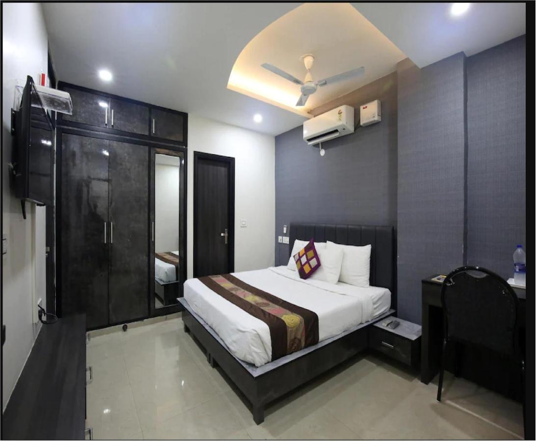Hotel Cross Road By Wb Inn Unnao Dış mekan fotoğraf