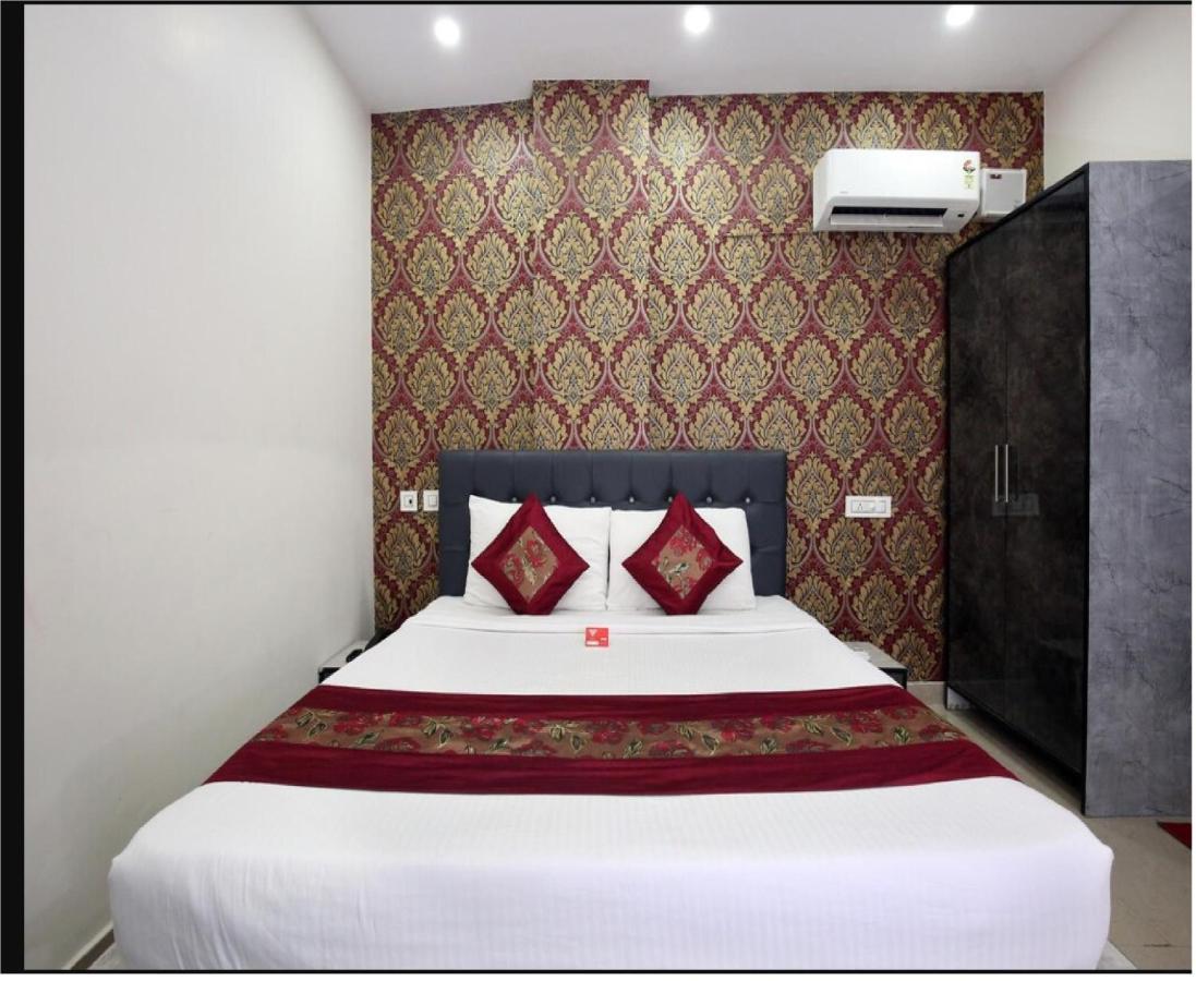 Hotel Cross Road By Wb Inn Unnao Dış mekan fotoğraf