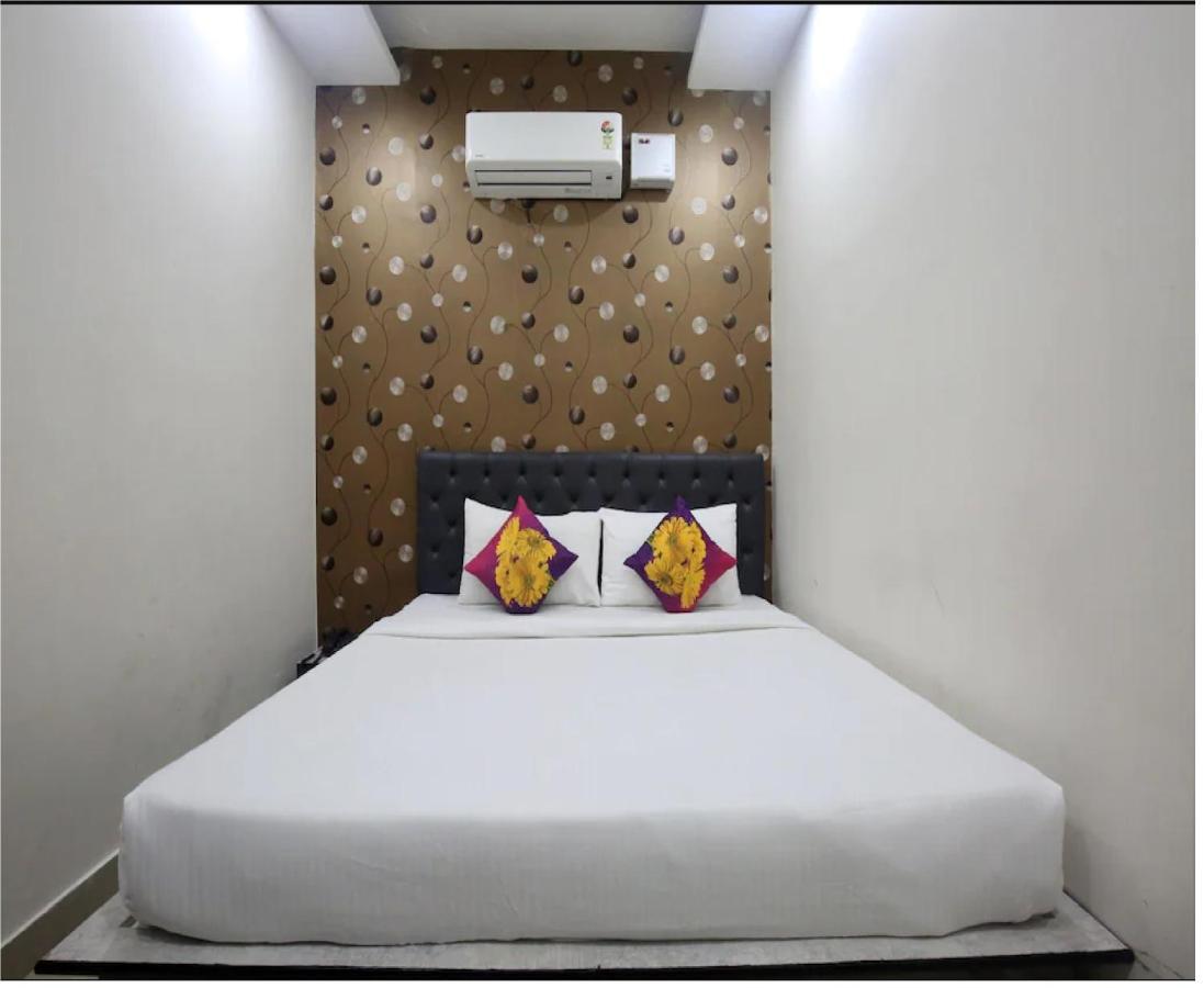 Hotel Cross Road By Wb Inn Unnao Dış mekan fotoğraf