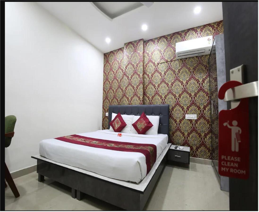 Hotel Cross Road By Wb Inn Unnao Dış mekan fotoğraf